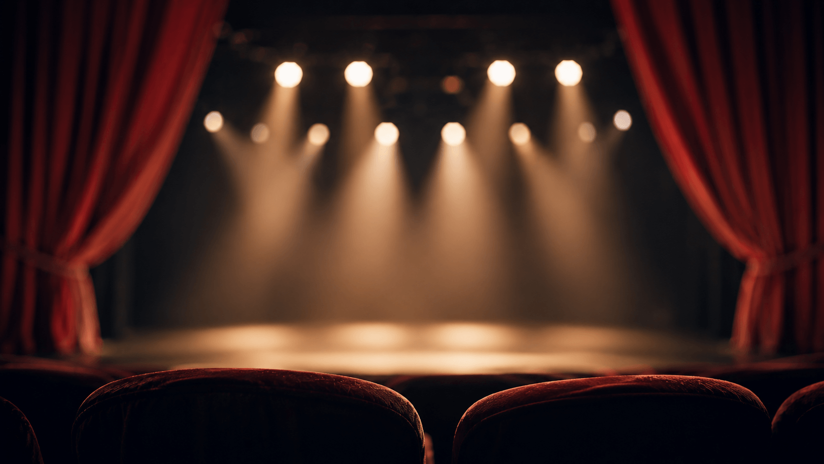 Hypnose de spectacle : projecteurs, public et mise en scène